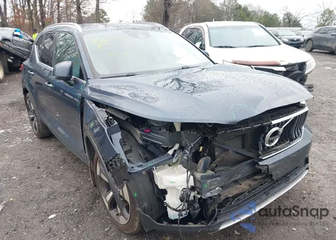 2019 Volvo Xc40 T4 Inscription из США, поврежденный, VIN YV4AC2HL5K2050239